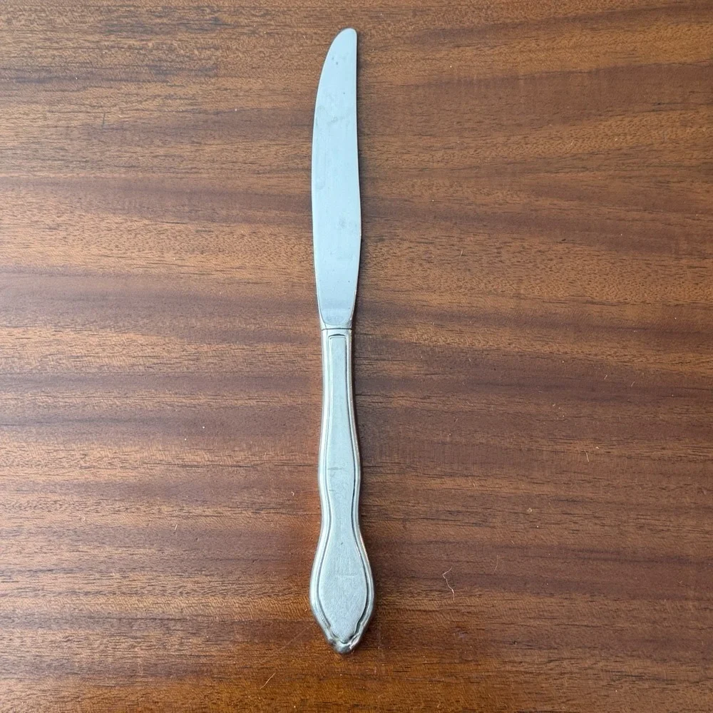 1881 Rogers Stainless Oneida Ltd TWILIGHT Flatware 8 piece‎ lot spoons knife